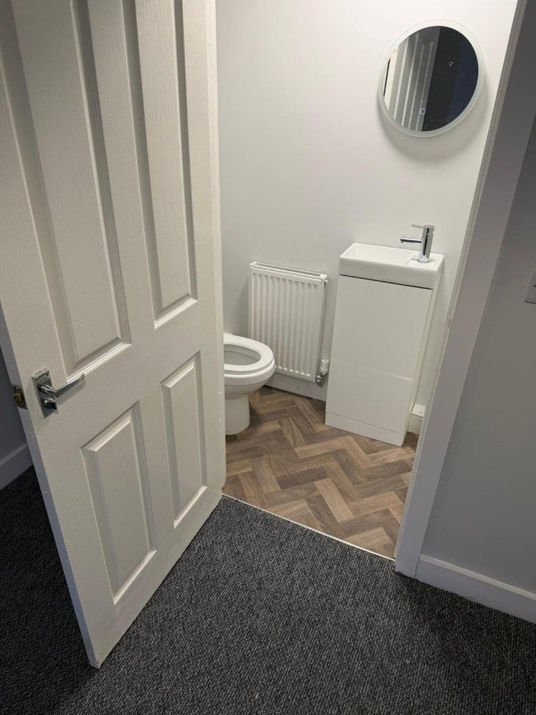 Walter Road – WC & cloakroom
