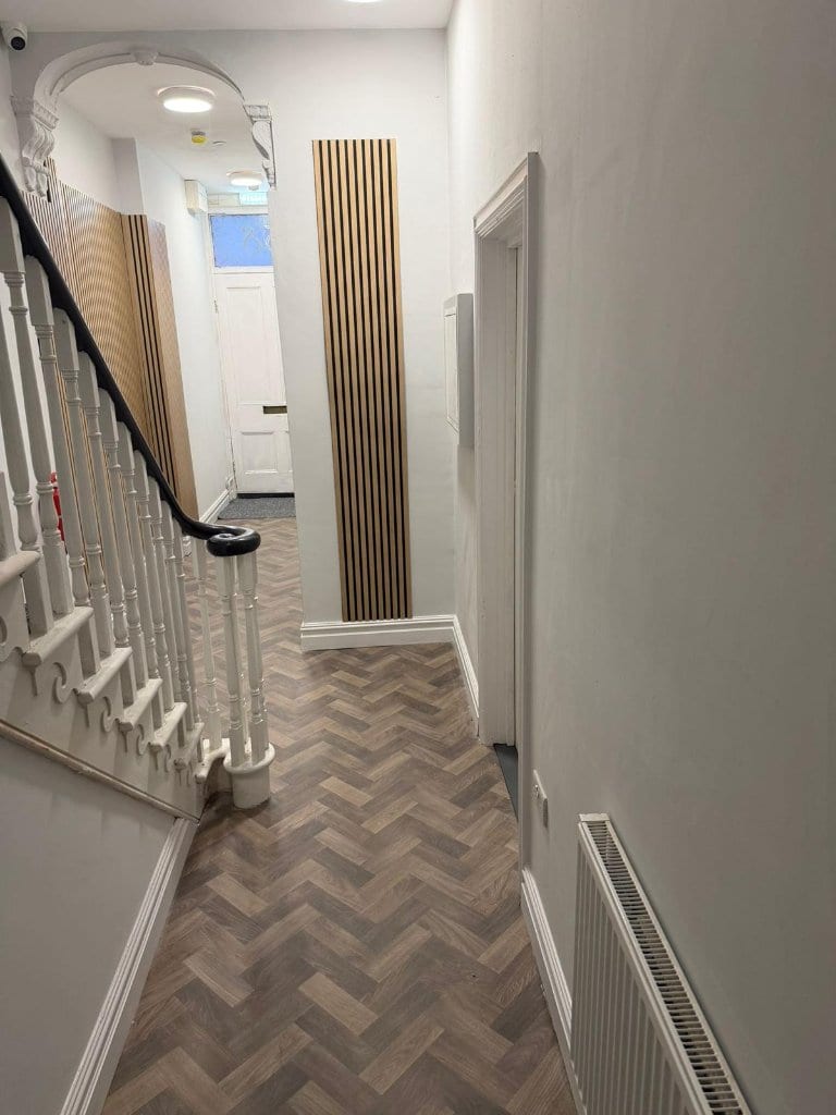 Walter Road – Main hallway with staircase